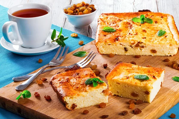 запеканка с изюмом как в детском саду. творожная запеканка как в детском саду. творожно рисовая запеканка. творожная запеканка как в детском саду. запеканка творожная 100г.