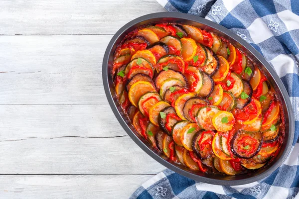 Tradiční francouzský zeleninový hrnec ratatouille, pohled shora — Stock fotografie