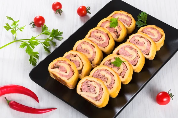 Brânză carne picantă Roll-Ups, vedere de mai sus — Fotografie, imagine de stoc