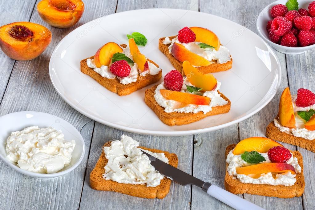 depositphotos_122949958-stock-photo-healthy-summer-fresh-breakfast-toasts.jpg