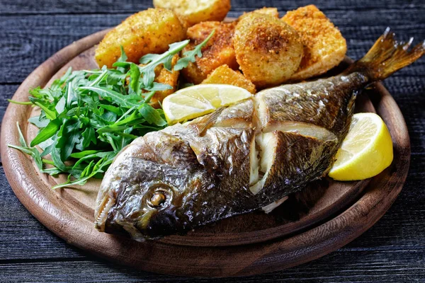 Whole Roasted Dorado Fish Skin Baked Potato Coated Breadcrumbs Served — Stock Photo, Image