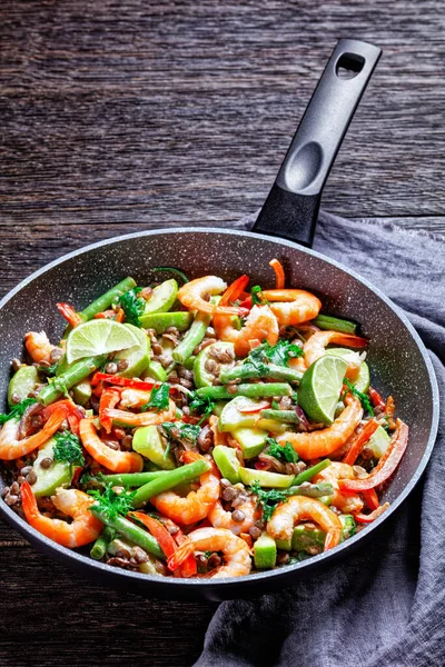 Warm Mediterranean Salad Lentils Green Beans Sweet Peppers Shrimps Wilted — Stock Photo, Image