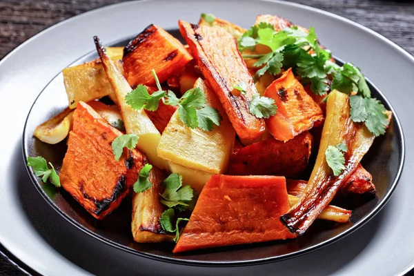 Moroccan Roasted Root Vegetables Parsnip Carrot Ras Hanout Spice Cinnamon — Stock Photo, Image