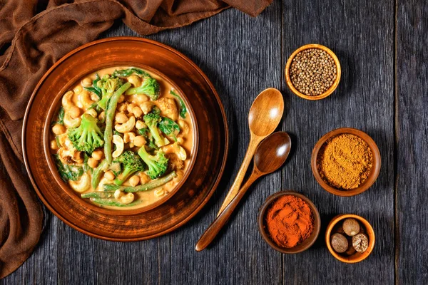 Curry Végétarien Noix Coco Avec Pois Chiche Haricots Verts Choux — Photo