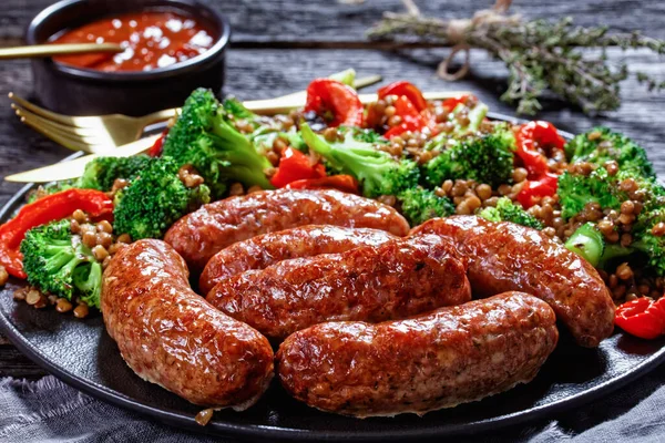 Italian Cotechino Pork Sausages Braised Brown Lentils Red Pepper Broccoli — Stock Photo, Image