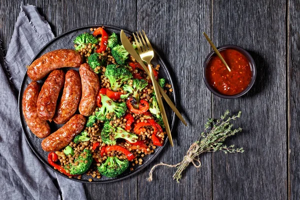 Italian Cotechino Pork Sausages Braised Brown Lentils Red Pepper Broccoli — Stock Photo, Image