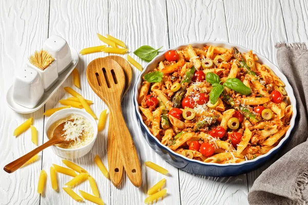 Baked Penne Pasta Ground Turkey Asparagus Whole Cherry Tomatoes Green — Stock Photo, Image