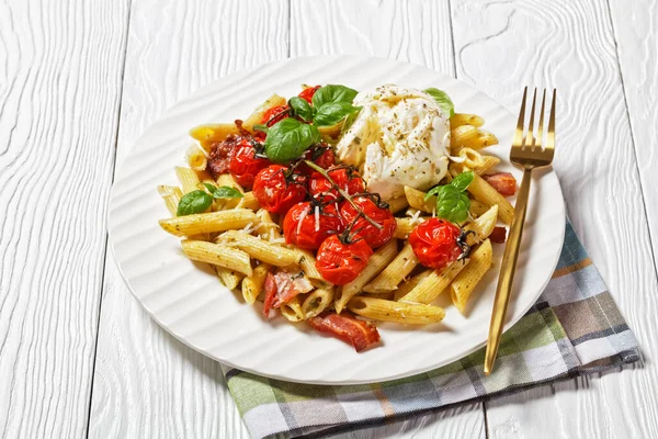 Easy Italian Dinner Pasta Bake Penne Bacon Cherry Tomatoes Mozzarella — Stock Photo, Image