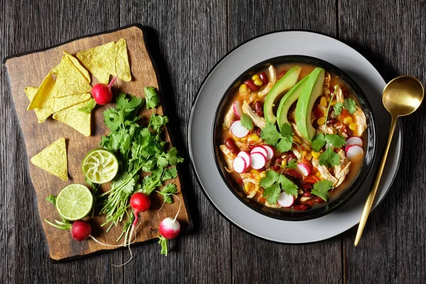 Meksykańska Zupa Kurczaka Niskowęglowodanowego Tortilli Pomidorem Kukurydzą Czerwoną Fasolą Nerkową — Zdjęcie stockowe
