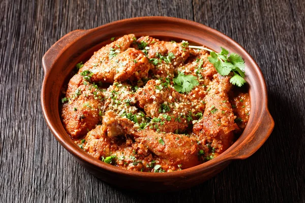 Chakhokhbili Pollo Stufato Pomodoro Con Erbe Fresche Noci Spezie Una — Foto Stock