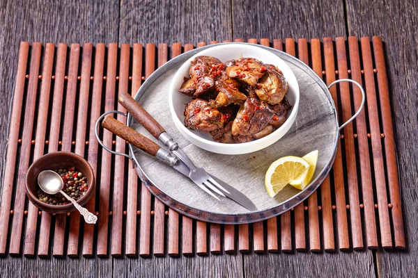 Roast Chicken Liver Seasoned Chilli Flakes White Bowl Rustic Tray — Stock Photo, Image