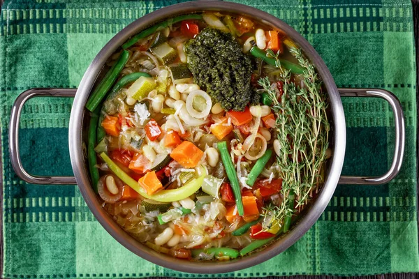 Σούπε Πίστου Γαλλική Σούπα Λαχανικών Πέστο Βασιλικού Και Βότανα Μεταλλική — Φωτογραφία Αρχείου