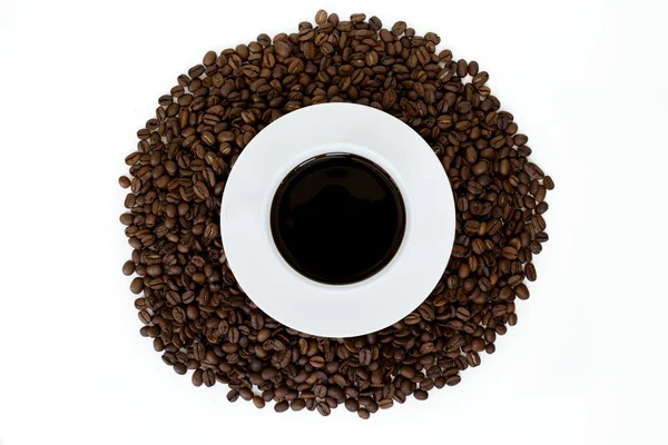 Beyaz fincan, kahve, kahve çekirdeği