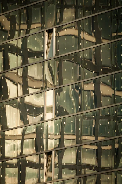 Fenster des Bürogebäudes in einem modernen Business Center in Hamburg — Stockfoto