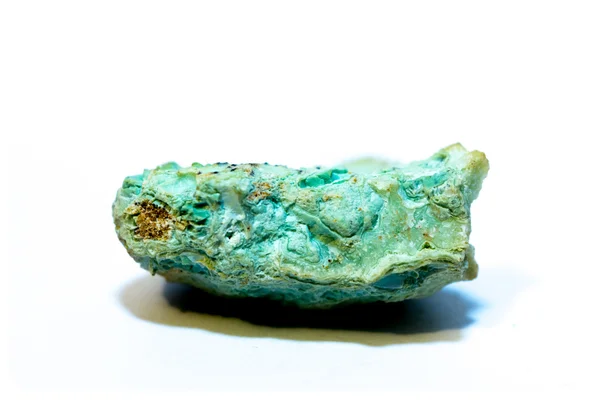 Гарниерит (минерал) изолирован на белом фоне — стоковое фото