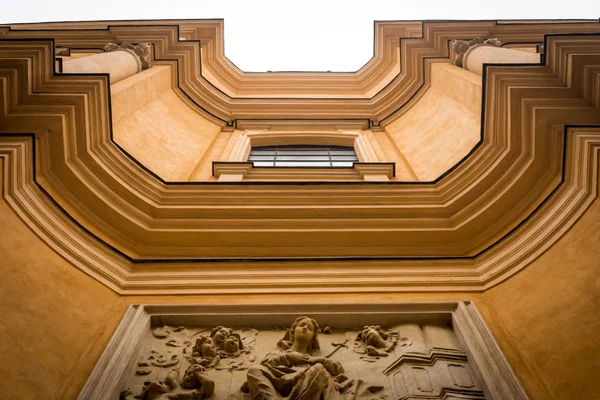 View from the bottom of the facade of the old building in Warsaw, Poland — Stock Photo, Image