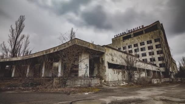 切尔诺贝利禁区 Pripyat 一个被遗弃的城市的景观时间片段 Polissya旅馆2021年4月 — 图库视频影像