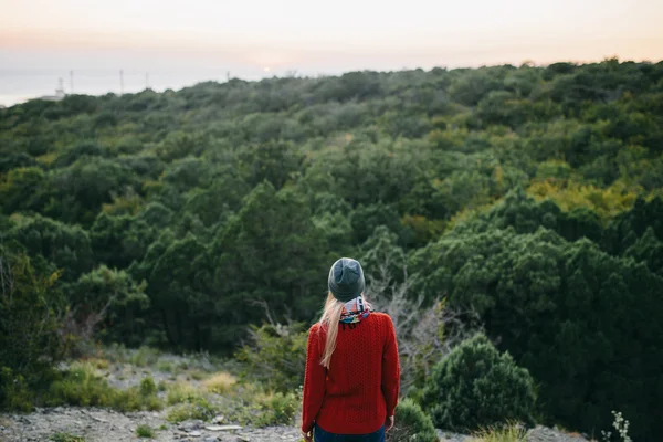 Blonde  young  woman outdoor — Stock Photo, Image