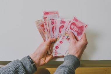 Yüz Yuan banknotlar