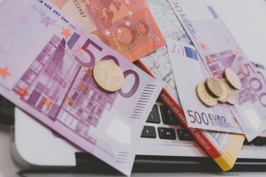 500 euro banknot ve madeni paralar