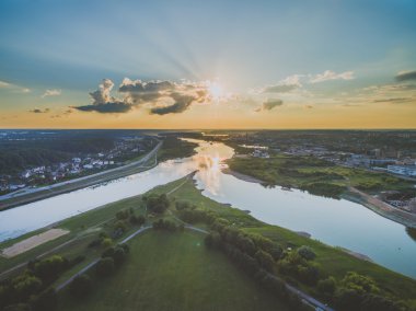Yaz günbatımı Kaunas, Litvanya