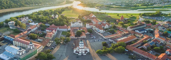 Летний закат в Каунасе — стоковое фото