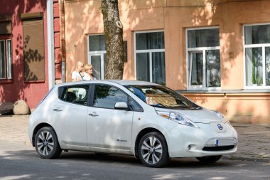 Kaunas'deki / daki tüm elektrikli araba