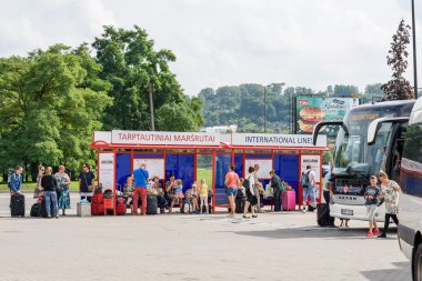 Otobüs otobüs istasyonunda Kaunas