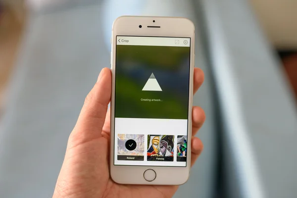 Prisma App na iphone 6s — Zdjęcie stockowe