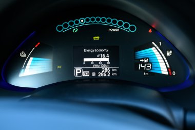 Tüm elektrikli araba Nissan Yaprak