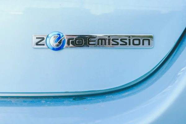 Semua-listrik mobil Nissan Daun — Stok Foto