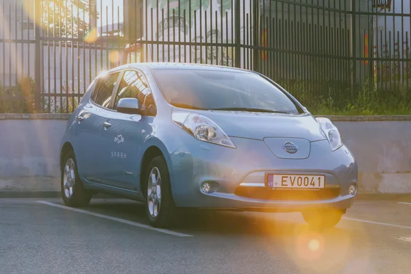 Voiture tout électrique Nissan Leaf — Photo