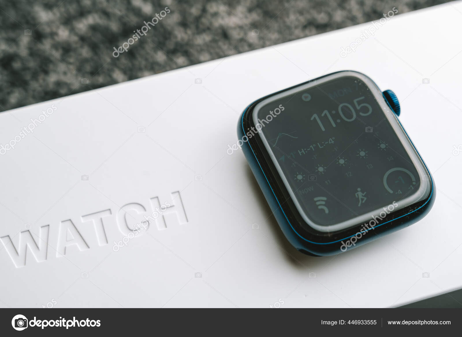 Apple watch hotsell 4 44mm unboxing