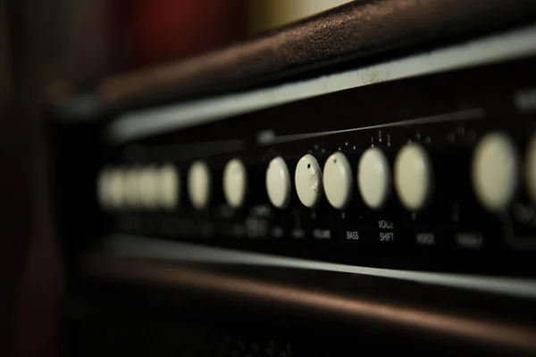 Profesyonel combo amfi elektro gitar kapatmak için