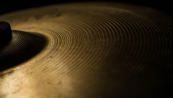 davul vurmalı uçan daire kazasında portre