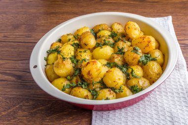 Fırında patates masaya küçük öldürülecek