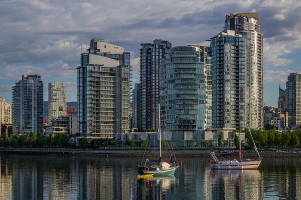 Vancouver, False Creek. Tôt le matin. Colombie-Britannique, Canada . — Photo