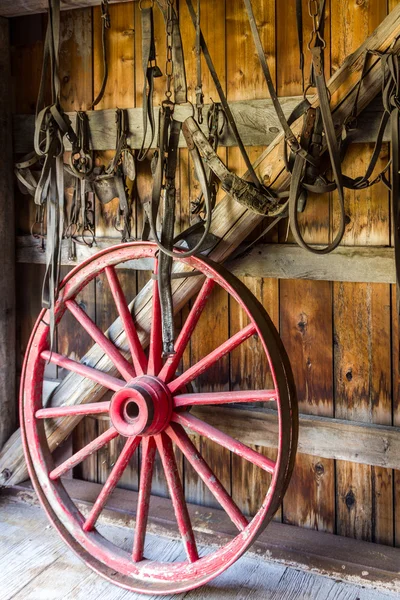 Vieux village et cheval antique accessoiresoui dans la ville du XIXe siècle — Photo