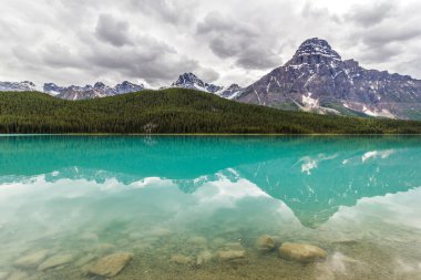 Banff Ulusal Parkı, yay Gölü Kanada Rocky Dağları,