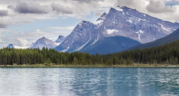 Banff National Park, Bow Lake en las Montañas Rocosas Canadienses , —  Fotos de Stock