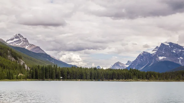 Banff National Park, Bow Lake in the Canadian Rockies, — Stock Photo, Image