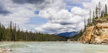 Jasper Milli Parkı Athabaska nehir Kanada