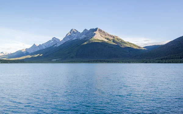 Kozi staw i Spray jezior zbiornik Canmore Alberta Kanada — Zdjęcie stockowe