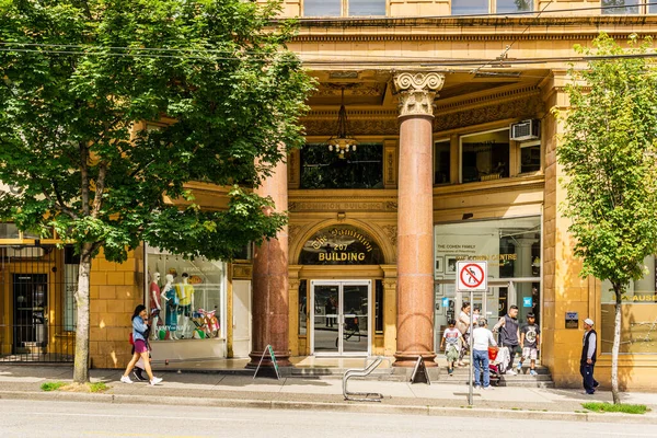 Vancouver Canada 2019年7月18日 市区阳光明媚的古老历史建筑街道景观 — 图库照片
