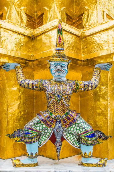 Bu heykel wat phra kaew--Tapınağı emerald Buda koruyor