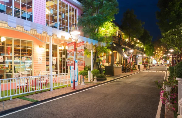 Chiangmai - 14 Haziran: Topluluk alışveriş merkezinde Chiangmai Tayland Chiang Mai tarih 14 Haziran 2013.