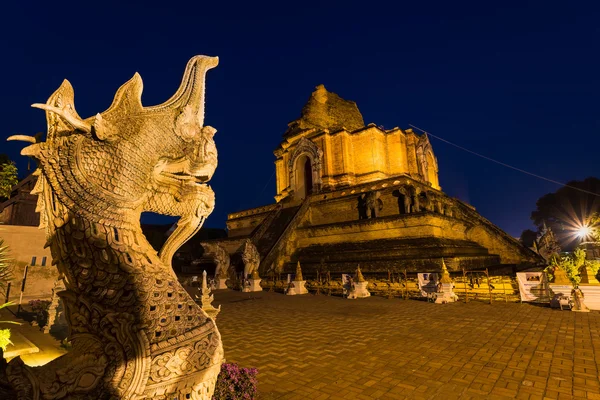 Antik pagoda Wat Chedi Luang tapınakta Chiang Mai, Asya Tayland, 700 yıl kamu malı ya da hazine Budizm, Hayır Bunlar kopyada kısıtlamak veya kullanın