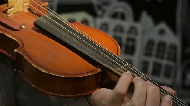 Menina tocando violino — Vídeo de Stock