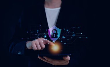 Verileri korumak için siber güvenlik ve gizlilik kavramları. Simge ve internet ağ güvenlik teknolojisini kilitle.