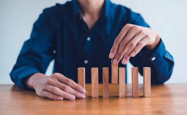 İş planlama krizi etkisi veya risk koruma kavramı, iş çözümü ve müdahale.